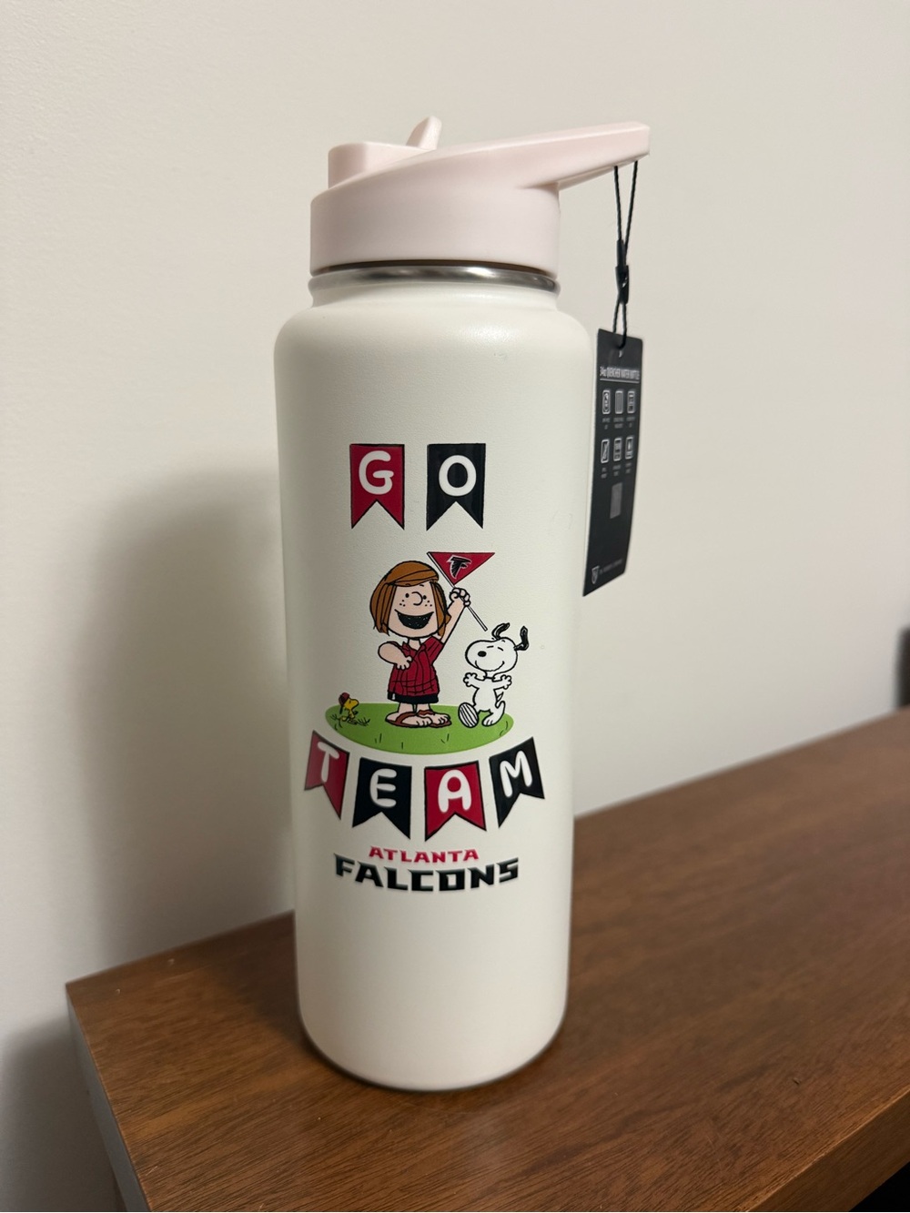 NWT Peanuts White 34 oz Water Bottle Atlanta Falcons Football